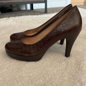 Brown Pumps
